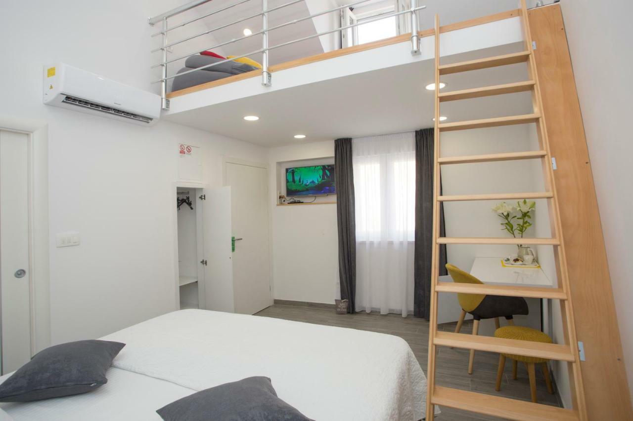 Central Old Town Rooms Split Exterior foto